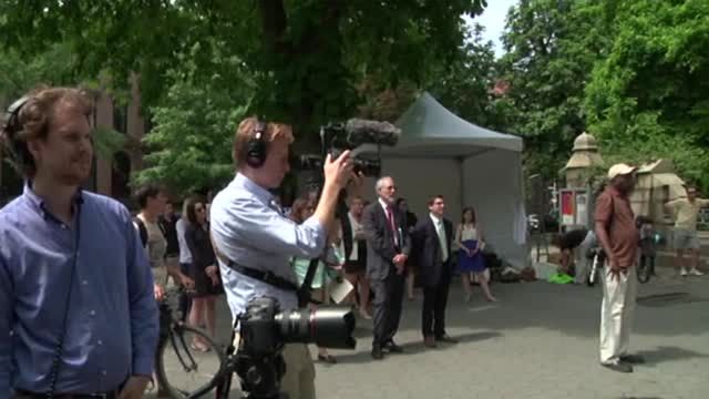 News video: Solar Power Chargers in NYC Parks